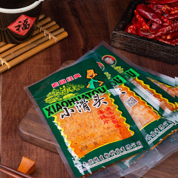 小滑头  辣片  辣条  怀旧零食   latiao  Spicy strips  Chinese snacks  18g per pack X30/19.05oz - 图片 4
