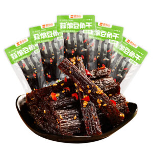 思乡山  蒜香豆角干  辣条  latiao  Spicy strips  Chinese snacks  320g/11.29oz